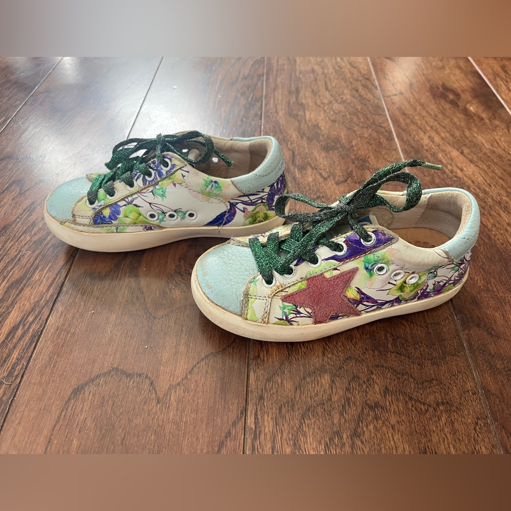 Golden Goose Deluxe Size 25 Kid Shoes